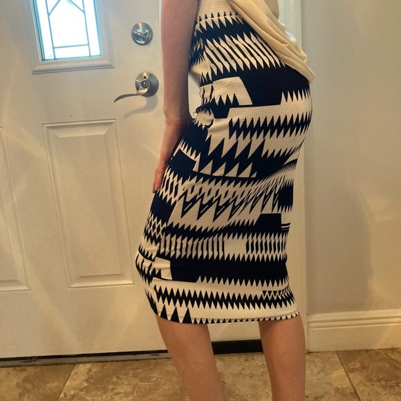 New Set of two black and white stretch elastic waist midi skirts size S - Picture 1 of 3